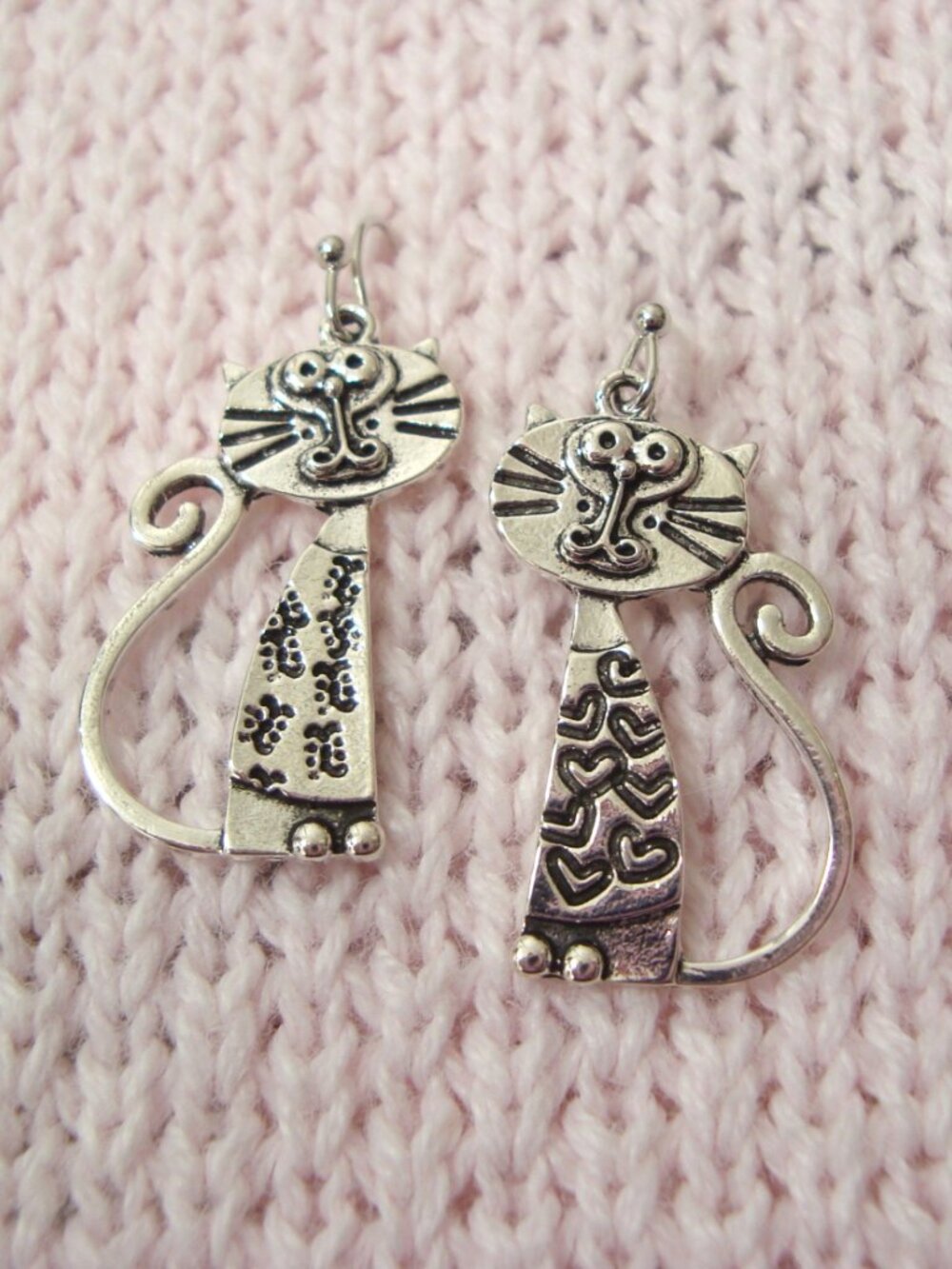 NEW Whimsical Silly Kitty Cat Silvertone Earrings